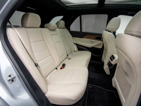 Used 2024 Mercedes-Benz GLE 350 4MATIC w/ Winter Package image 25