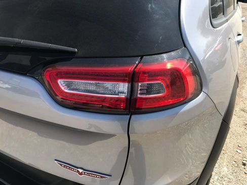 Used 2018 Jeep Cherokee Trailhawk w/ Quick Order Package 27L AWD/4WD image 27