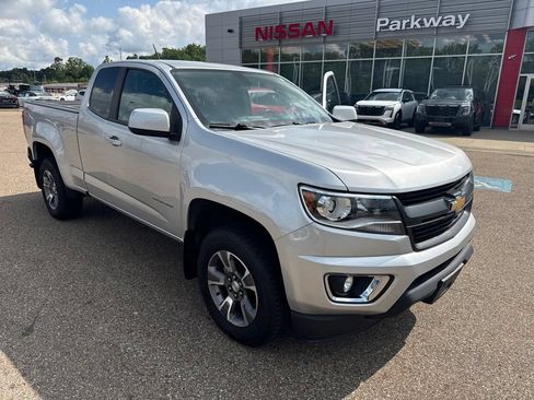 Used 2016 Chevrolet Colorado Z71 AWD/4WD image 2