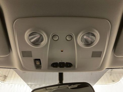 Used 2015 Chevrolet Traverse LT image 28