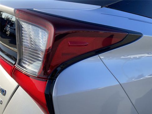 Used 2019 Toyota Prius Limited image 12