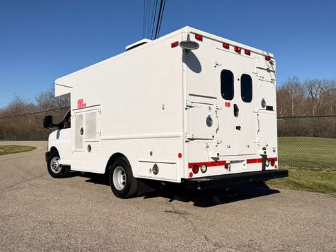 Used 2009 GMC Savana 3500 image 3