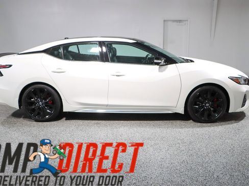 Used 2023 Nissan Maxima SR w/ Sport Mat Group FWD image 6