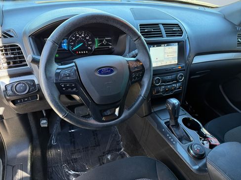 Used 2018 Ford Explorer XLT w/ Equipment Group 201A image 15