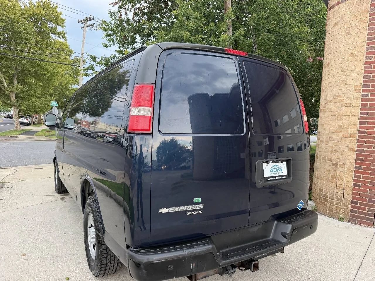 Used 2015 Chevrolet Express 2500 w/ Cold Climate Package RWD image 10