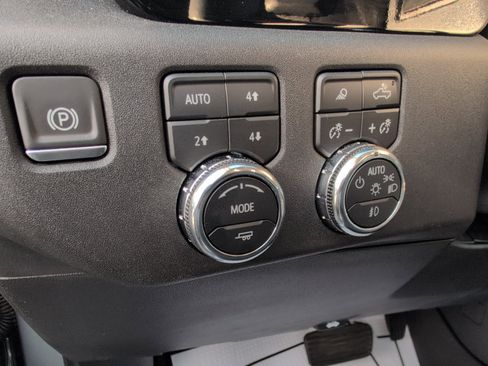 Used 2023 GMC Sierra 1500 SLT w/ SLT Premium Plus Package image 23