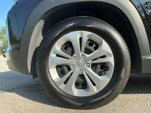 Used 2025 Chevrolet Trax LS w/ Driver Confidence Package FWD image 14