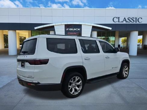 Used 2022 Jeep Wagoneer Series I w/ Premium Group I AWD/4WD image 8