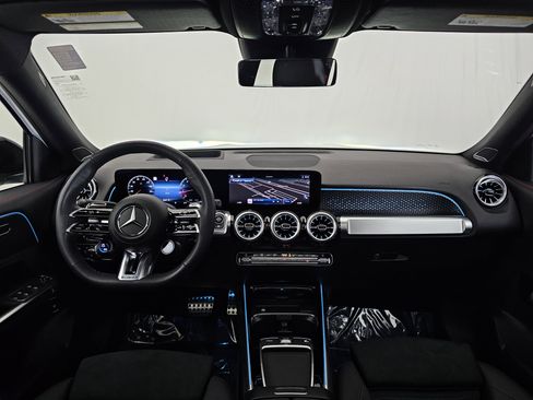 Used 2025 Mercedes-Benz GLB 35 AMG 4MATIC image 36