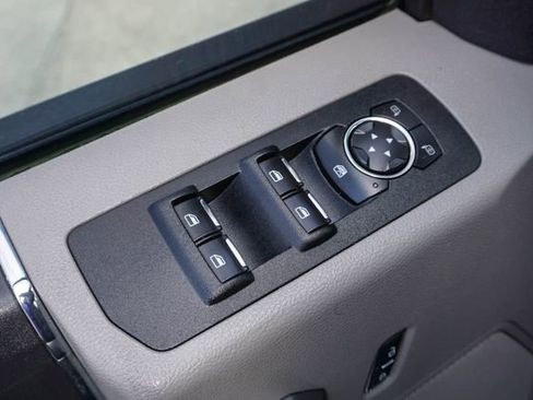 Used 2016 Ford F150 XLT image 13