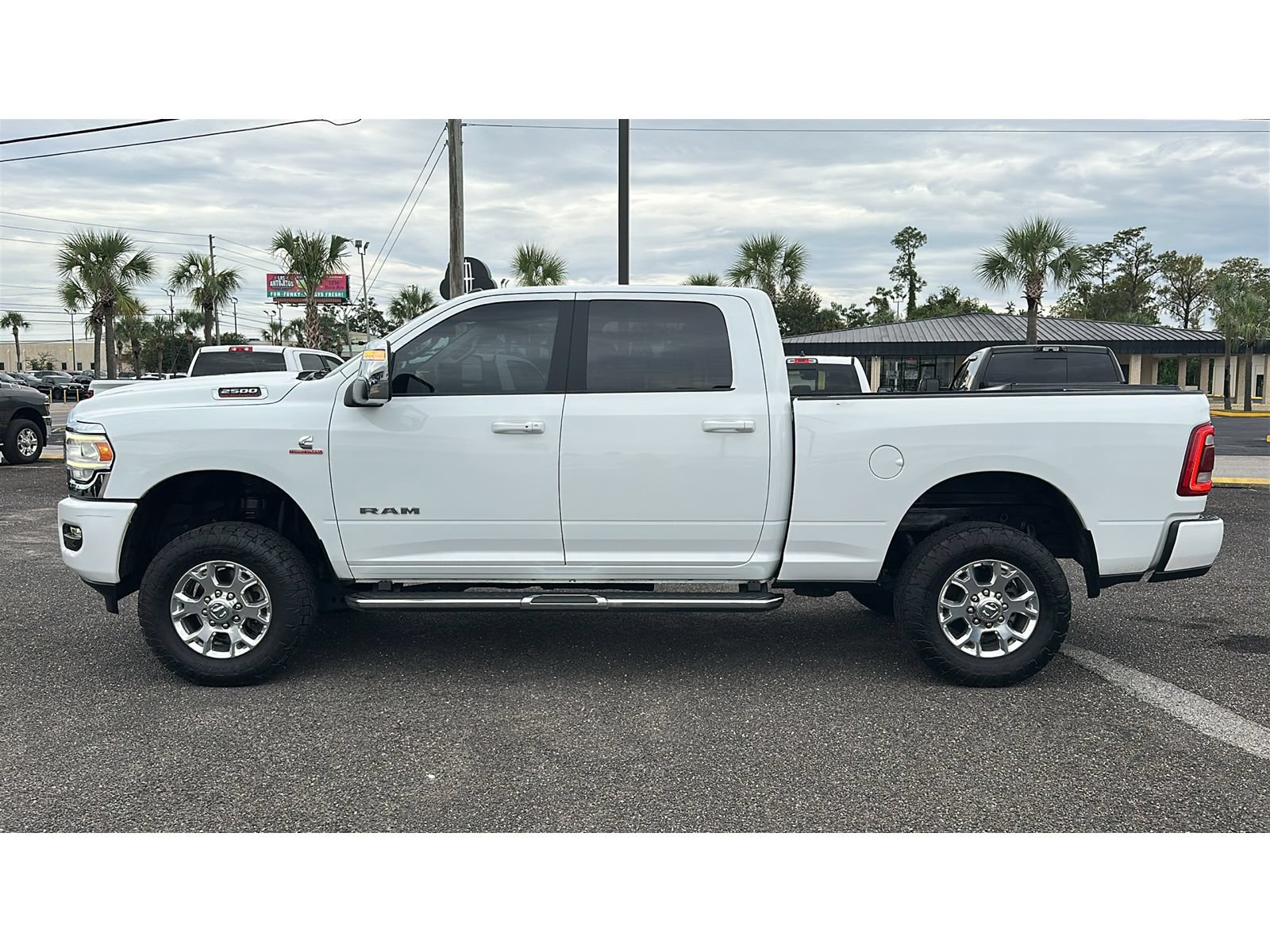 Used 2024 RAM 2500 Laramie AWD/4WD image 2