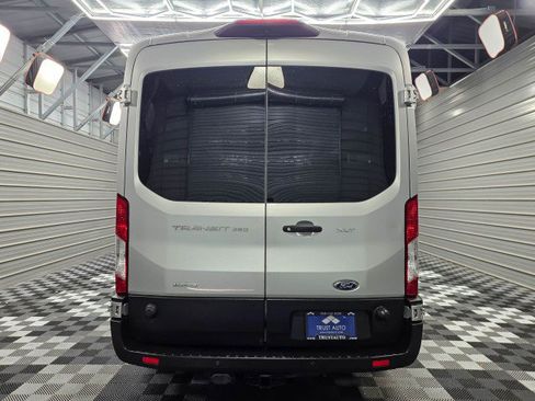 Used 2019 Ford Transit 350 XLT RWD image 5