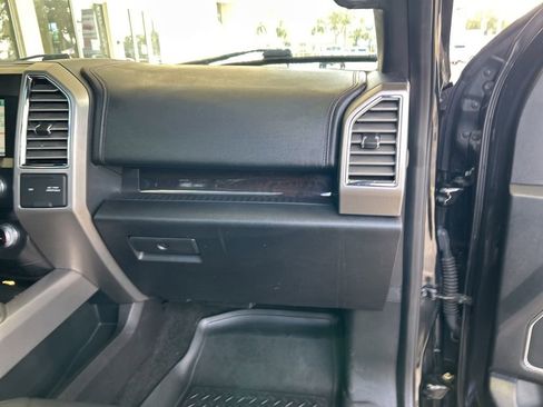 Used 2015 Ford F150 Platinum w/ Equipment Group 701A Luxury image 29