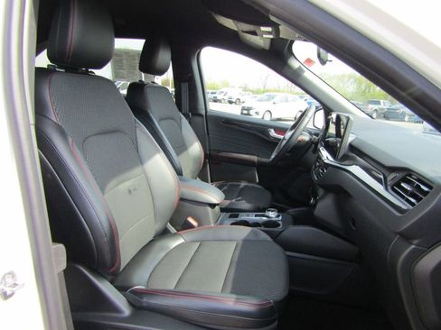 Used 2023 Ford Escape ST-Line Select w/ Tech Pack #2 AWD/4WD image 16