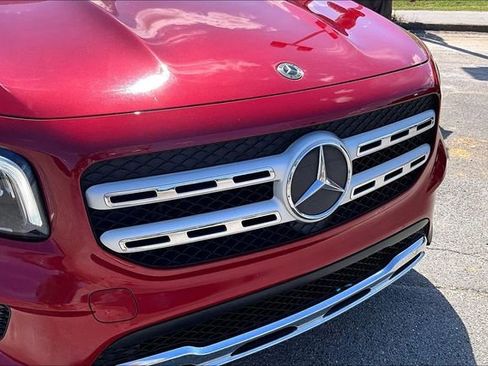 Used 2022 Mercedes-Benz GLB 250 w/ Premium Package Lite image 29