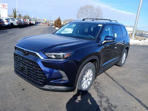 New 2026 Toyota Grand Highlander XLE image 2