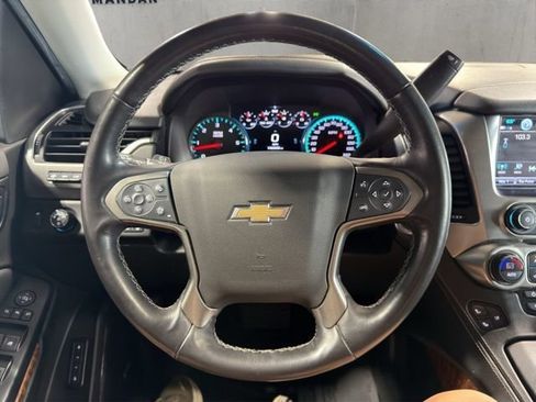 Used 2019 Chevrolet Suburban Premier w/ Premier Plus Edition AWD/4WD image 28