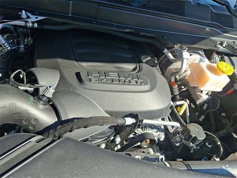 Used 2024 RAM 2500 Tradesman w/ Chrome Appearance Group image 27