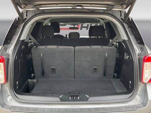 Used 2023 Ford Explorer XLT RWD image 25