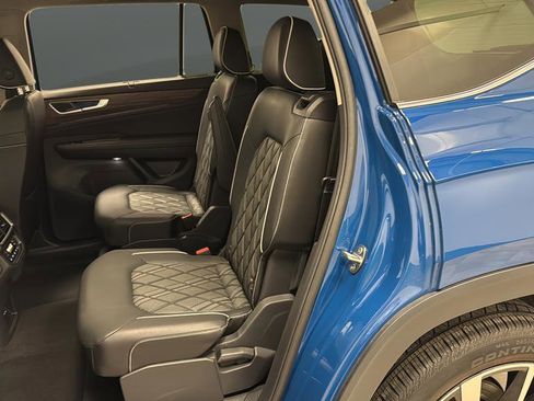 Used 2025 Volkswagen Atlas SEL Premium R-Line image 23