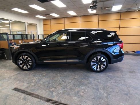 Used 2025 Ford Explorer Platinum w/ LUX Leather Package image 4