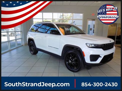 Certified 2024 Jeep Grand Cherokee Altitude RWD image 1