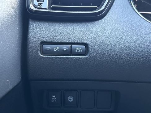 Used 2022 Nissan Rogue Sport S image 6