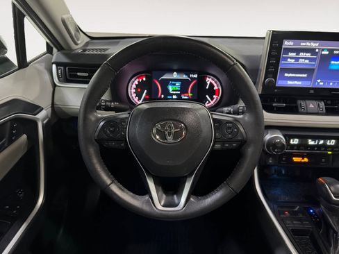 Used 2022 Toyota RAV4 Limited image 16