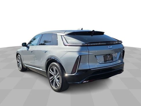 Used 2024 Cadillac Lyriq Luxury AWD/4WD image 6