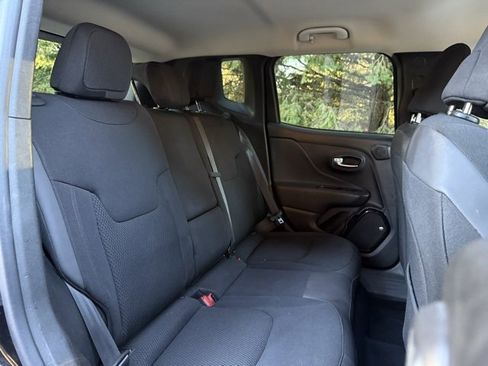 Used 2018 Jeep Renegade Altitude image 26