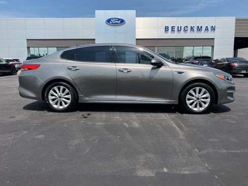Used 2016 Kia Optima EX w/ Premium Package FWD image 7