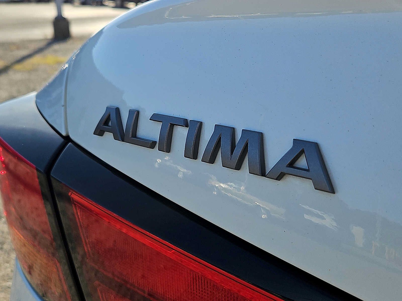 Used 2024 Nissan Altima 2.5 SV FWD image 30
