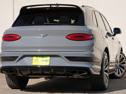 Used 2022 Bentley Bentayga AWD/4WD image 5