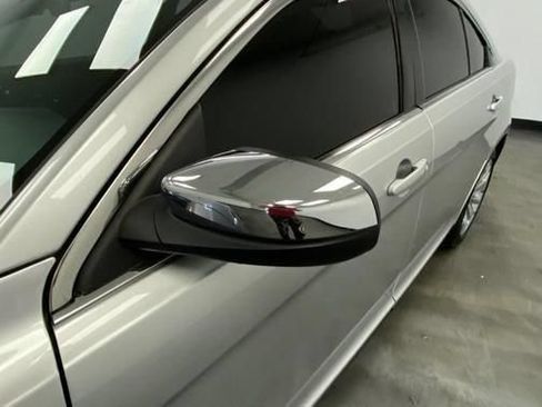 Used 2019 Ford Taurus Limited FWD image 13