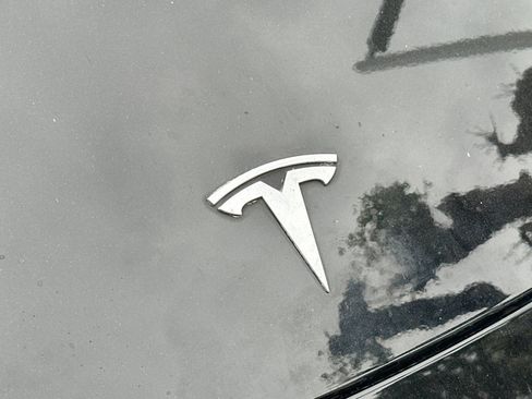 Used 2023 Tesla Model Y Long Range AWD/4WD image 6