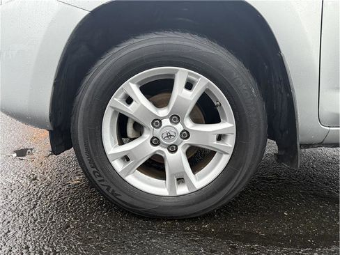 Used 2011 Toyota RAV4 4WD image 13