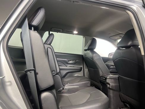 Used 2025 Toyota Grand Highlander AWD image 30