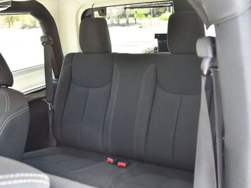 Used 2018 Jeep Wrangler Sport AWD/4WD image 15