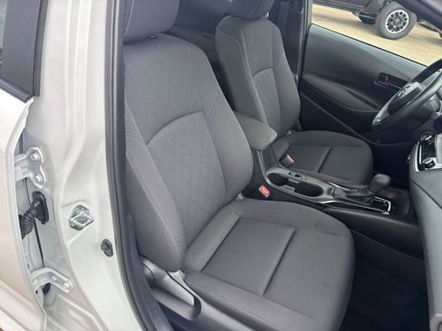 Used 2025 Toyota Corolla LE image 34