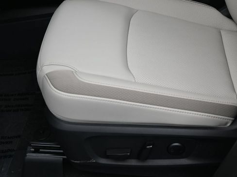New 2026 Nissan Pathfinder SL AWD/4WD image 17