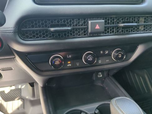 Used 2024 Honda HR-V LX image 30