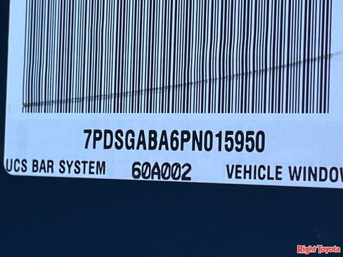 Used 2023 Rivian R1S Adventure AWD/4WD image 32