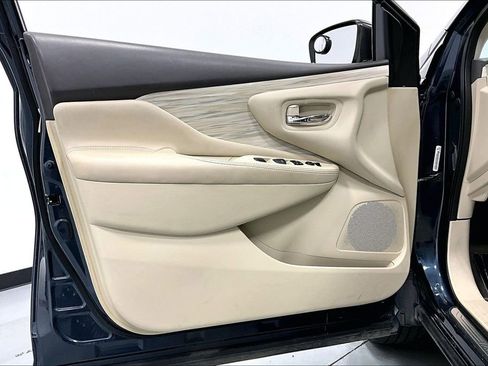 Used 2016 Nissan Murano S image 19