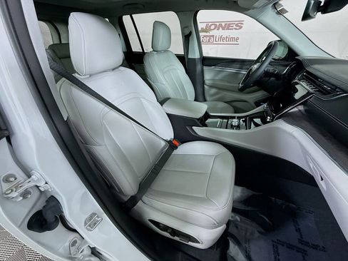 Used 2022 Jeep Grand Cherokee Overland image 34