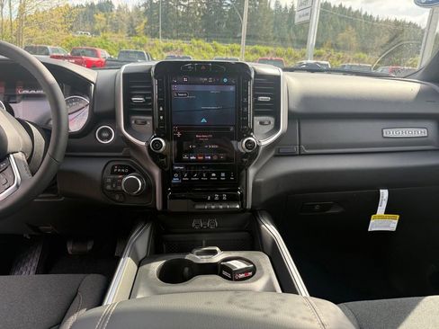 New 2026 RAM 1500 4x4 Crew Cab image 15