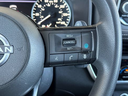 Used 2023 Nissan Rogue SV FWD image 30