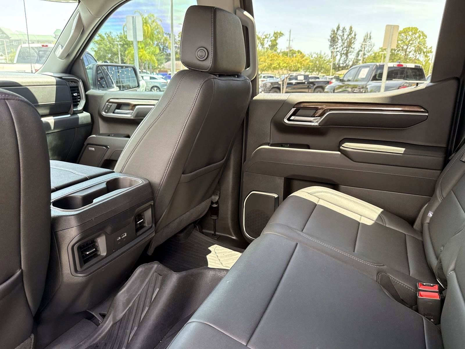 Used 2026 Chevrolet Silverado 1500 LT Trail Boss w/ LT Trail Boss Premium Package AWD/4WD image 15