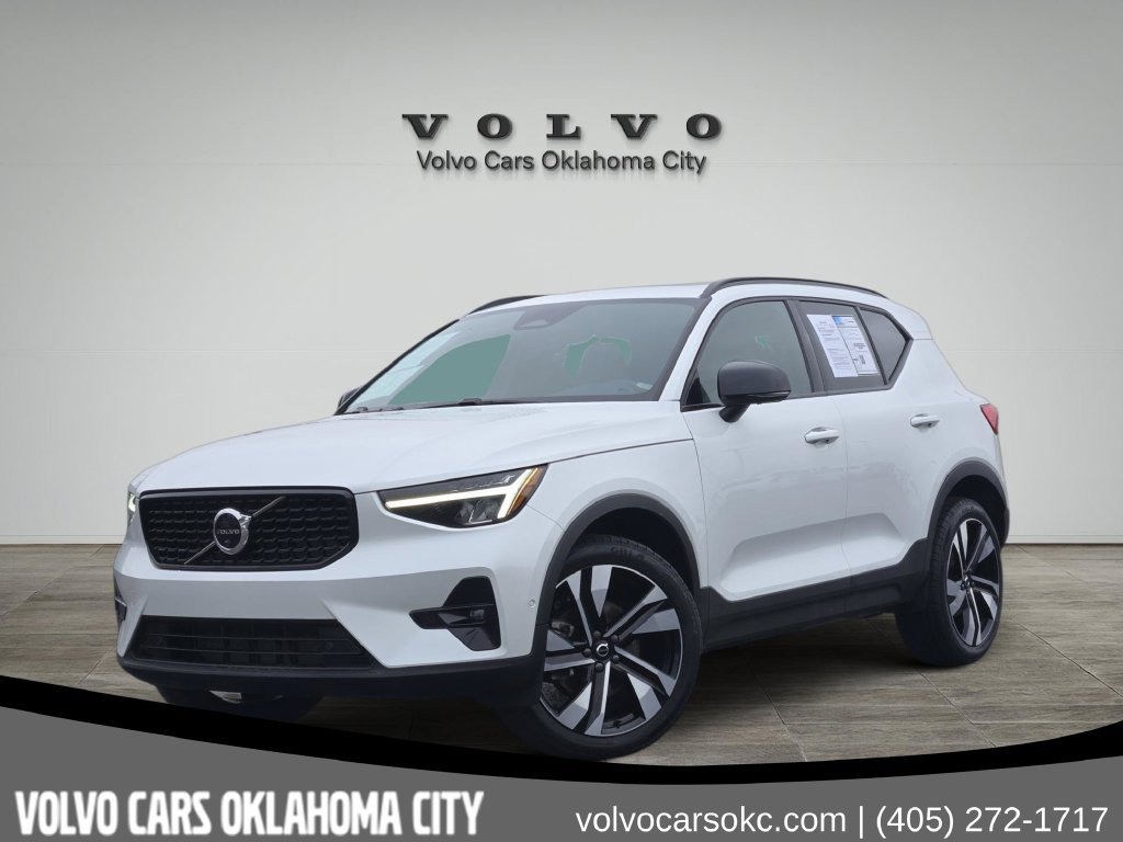 Certified 2023 Volvo XC40 B5 Plus w/ Protection Package Premier AWD/4WD image 1