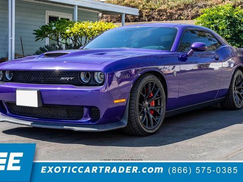 Used 2016 Dodge Challenger SRT Hellcat RWD image 1