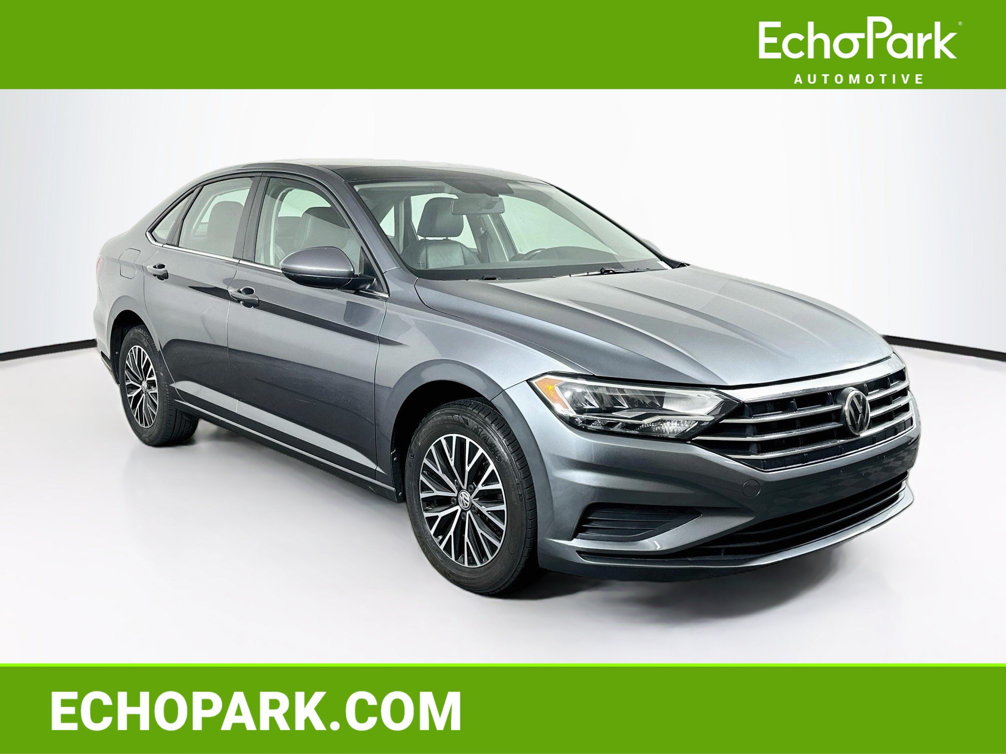 Used 2019 Volkswagen Jetta SE w/ Cold Weather Package FWD image 1